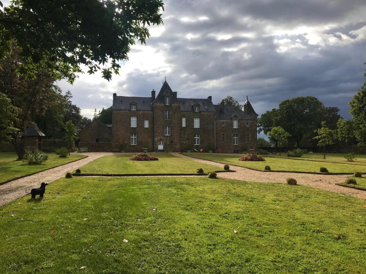 Chateau De Cadouzan Saint-Dolay Eksteriør bilde